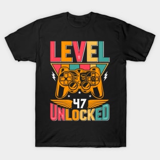 Level 47 Unlocked Awesome Since 1976 Funny Gamer Birthday T-Shirt